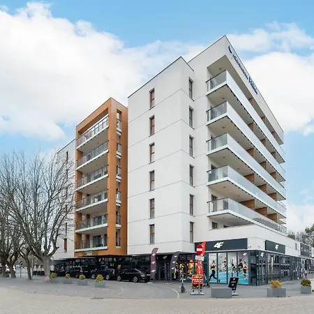 Your Holidays Aquamarina Prima 公寓