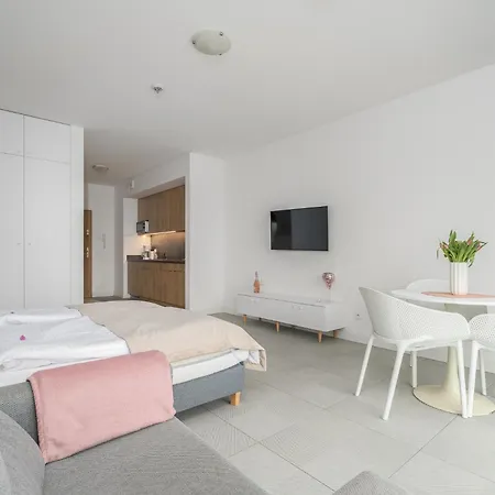 아파트 Your Holidays Aquamarina Prima *